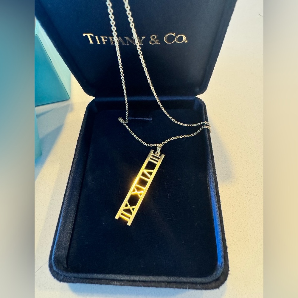 Tiffany 18k Atlas bar necklace